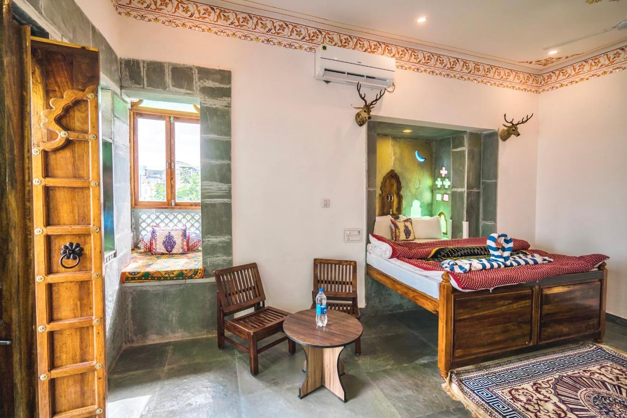 Lassi Guest House อุเดเปอร์ ภายนอก รูปภาพ